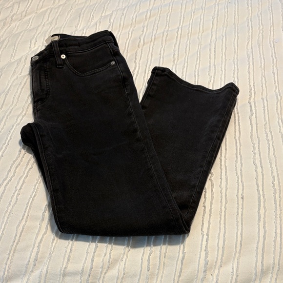 Madewell Denim - Madewell Black Mid-Rise Kick Out Crop Classic Women's Jeans